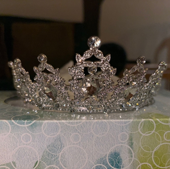 Wedding Tiara - Picture 6 of 6